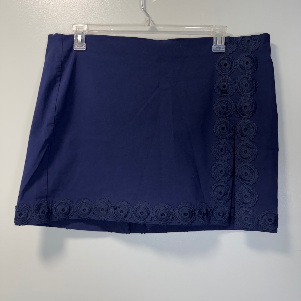 Crown & Ivy Curvy Navy Blue Crochet‎ Trim Skort Womens 20W Stretch Mini Skirt